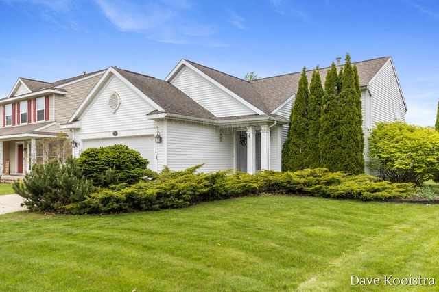 5757 E Grove Drive, Kentwood, MI 49512