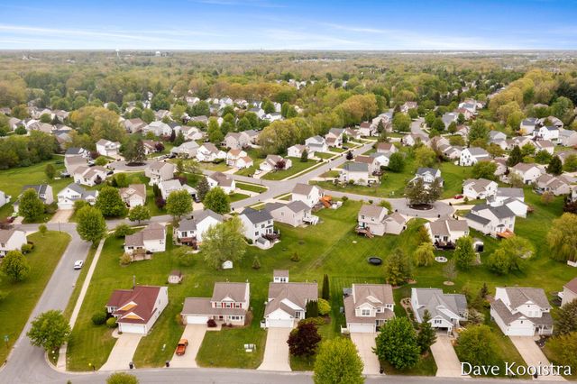 5757 E Grove Drive, Kentwood, MI 49512
