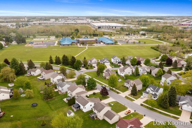 5757 E Grove Drive, Kentwood, MI 49512