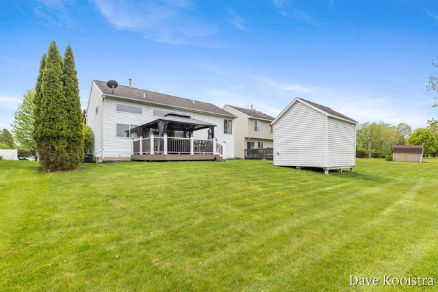 5757 E Grove Drive, Kentwood, MI 49512