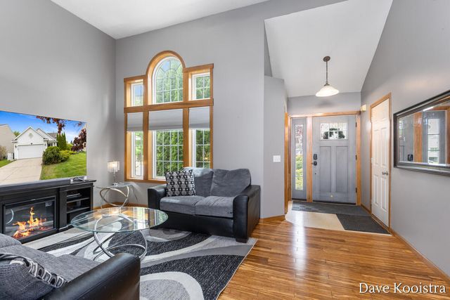 5757 E Grove Drive, Kentwood, MI 49512
