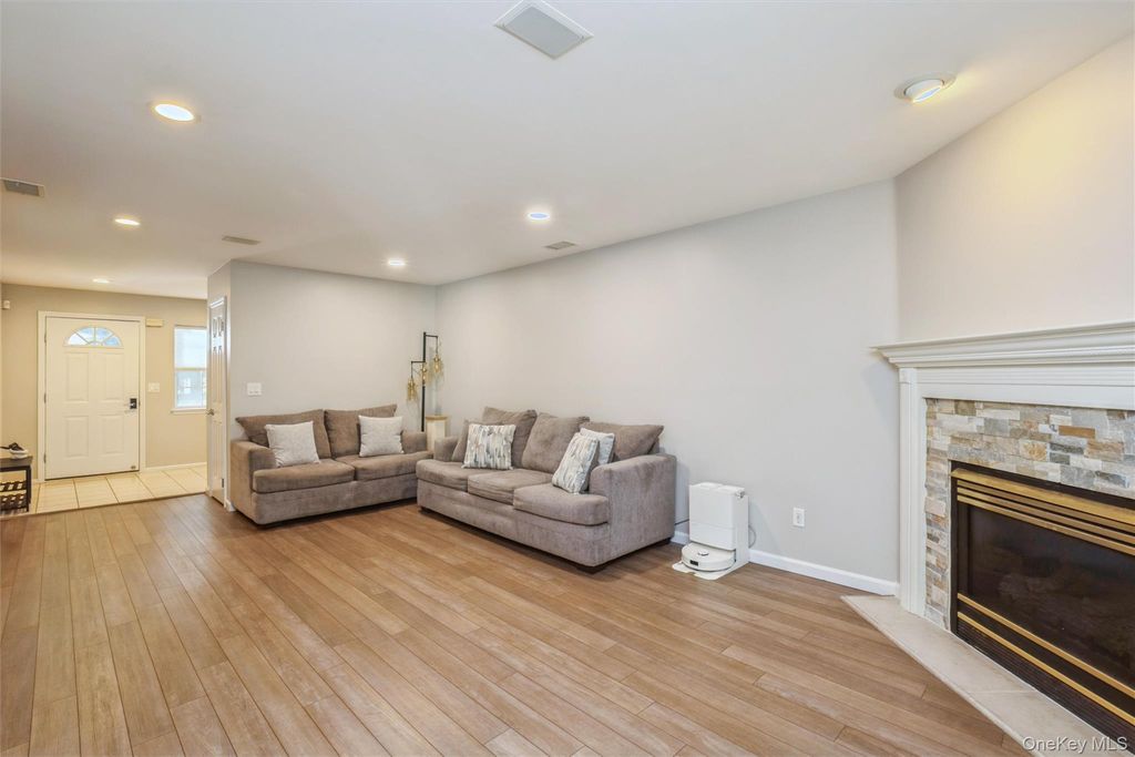 3 Plantation Drive, Hauppauge, NY 11788 — photo 5