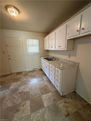 3616 Harvard Road, Winston-salem, NC 27107