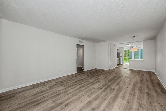 4715 BAY STREET NE 127, St Petersburg, FL 33703