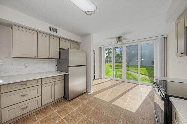 4715 BAY STREET NE 127, St Petersburg, FL 33703