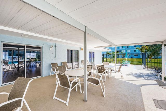 4715 BAY STREET NE 127, St Petersburg, FL 33703