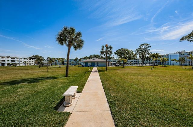 4715 BAY STREET NE 127, St Petersburg, FL 33703
