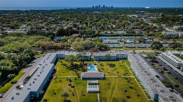 4715 BAY STREET NE 127, St Petersburg, FL 33703