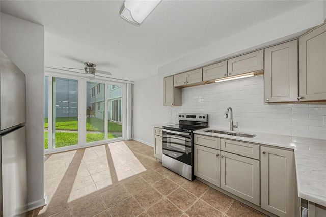 4715 BAY STREET NE 127, St Petersburg, FL 33703