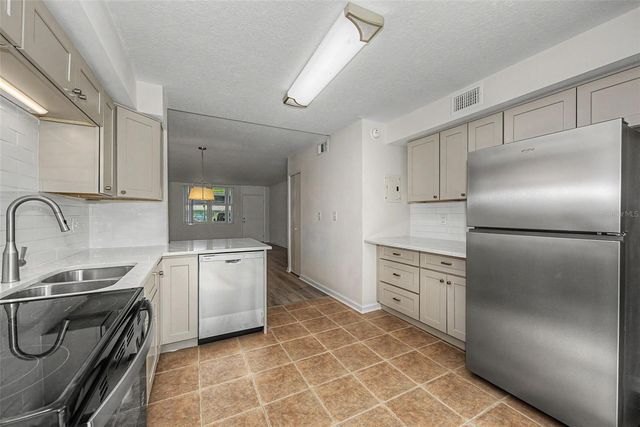 4715 BAY STREET NE 127, St Petersburg, FL 33703