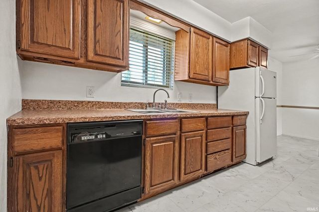 19401 Haviland Drive, South Bend, IN 46637