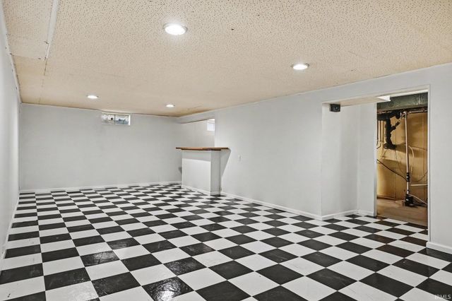 19401 Haviland Drive, South Bend, IN 46637