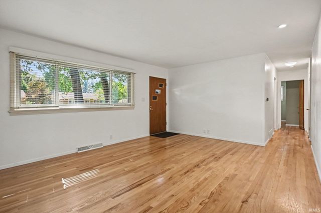 19401 Haviland Drive, South Bend, IN 46637