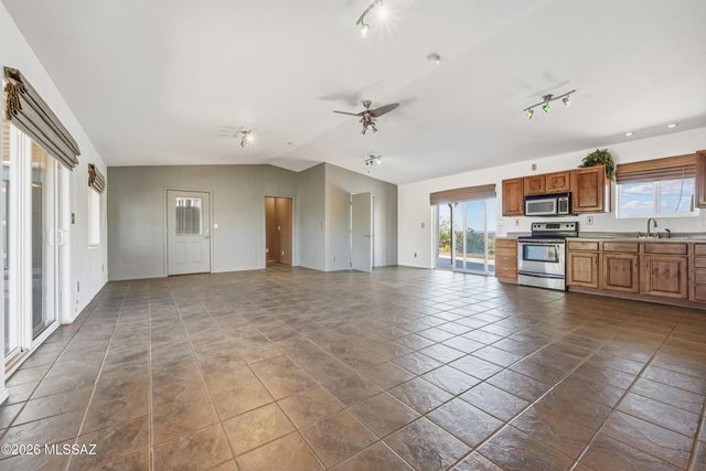 25265 E Tonopah Trail, Benson, AZ 85602
