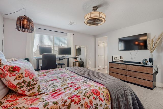 8964 Willow Break Avenue, Las Vegas, NV 89148