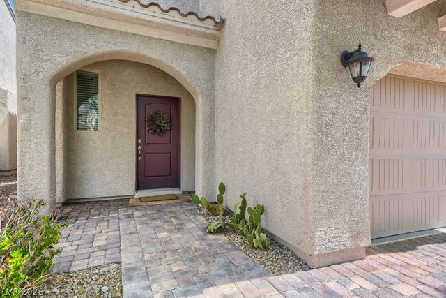 8964 Willow Break Avenue, Las Vegas, NV 89148