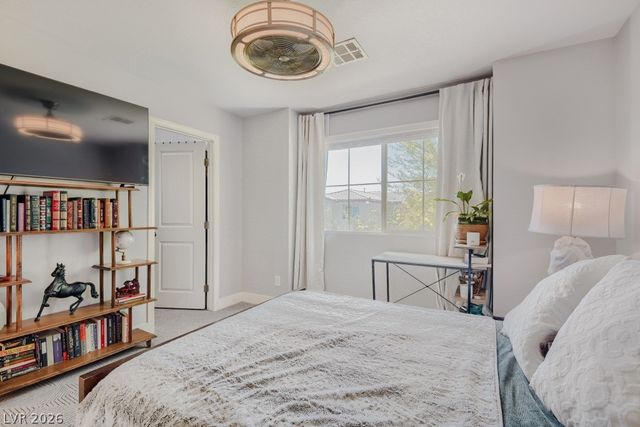 8964 Willow Break Avenue, Las Vegas, NV 89148