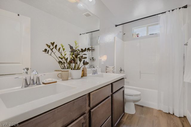 8964 Willow Break Avenue, Las Vegas, NV 89148
