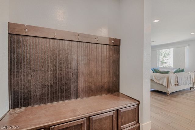 8964 Willow Break Avenue, Las Vegas, NV 89148