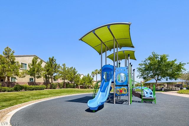 8964 Willow Break Avenue, Las Vegas, NV 89148