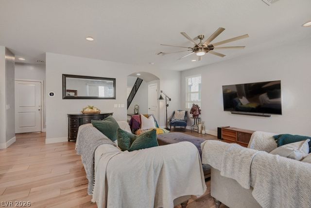 8964 Willow Break Avenue, Las Vegas, NV 89148