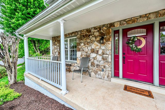 20595 SHADOW WOODS CT, Sterling, VA 20165