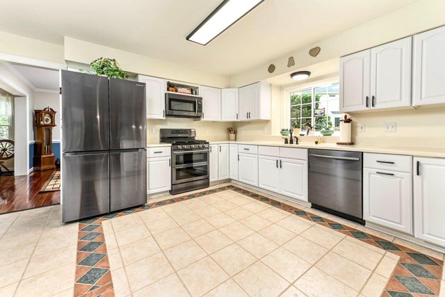 20595 SHADOW WOODS CT, Sterling, VA 20165