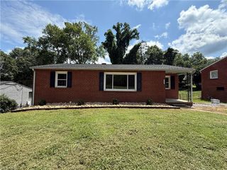 1656 Ardsley Street, Winston-salem, NC 27103