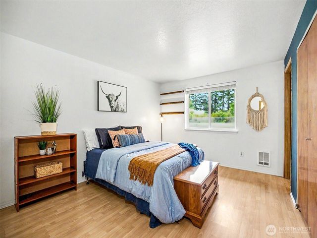 444 Volesky Drive SE, Rainier, WA 98576