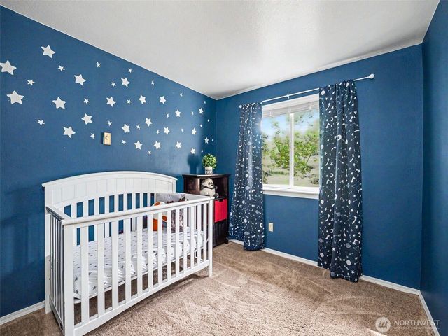 444 Volesky Drive SE, Rainier, WA 98576