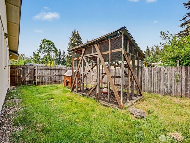 444 Volesky Drive SE, Rainier, WA 98576