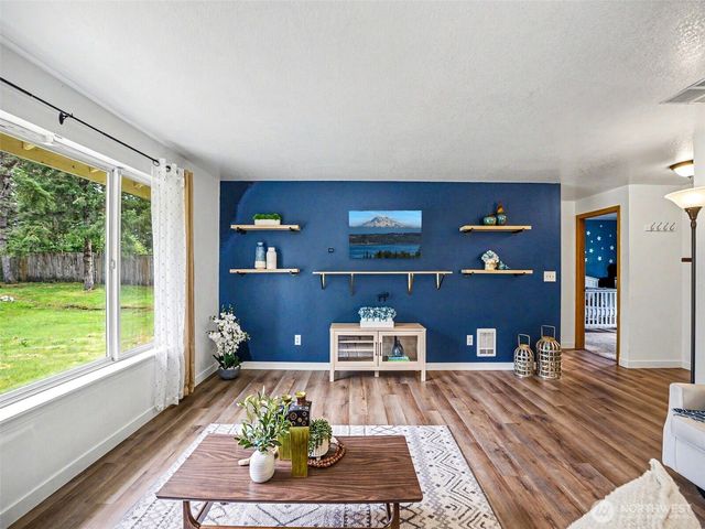 444 Volesky Drive SE, Rainier, WA 98576