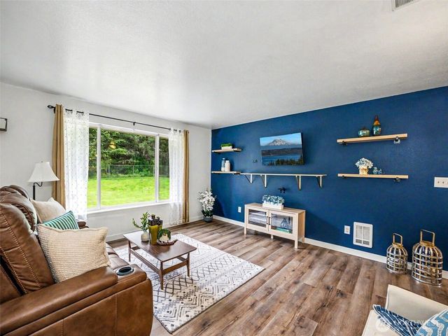 444 Volesky Drive SE, Rainier, WA 98576