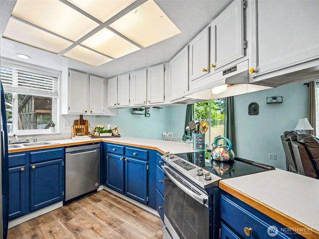 444 Volesky Drive SE, Rainier, WA 98576