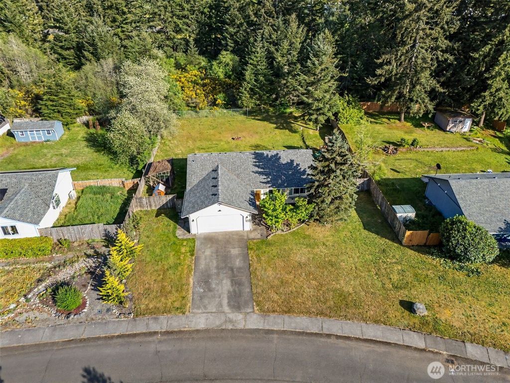444 Volesky Drive SE, Rainier, WA 98576