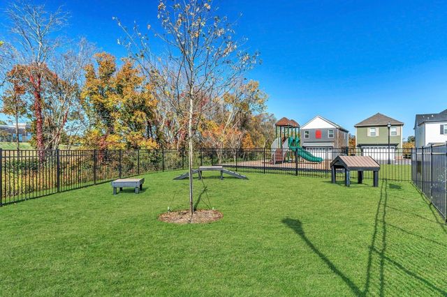 618 Granbury PVT Drive, Hendersonville, TN 37075