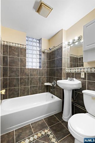 2700 Kennedy Boulevard 308, Jersey City, NJ 07306