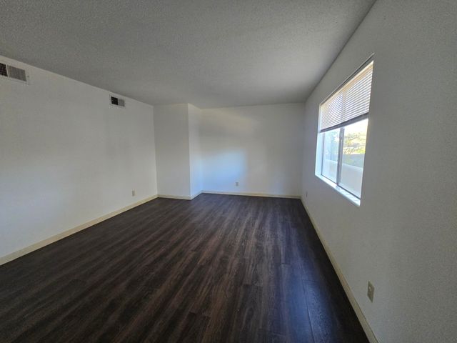 2211 Leonard Street SE, Rio Rancho, NM 87124