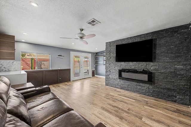 4048 E Dahlia Drive, Phoenix, AZ 85032
