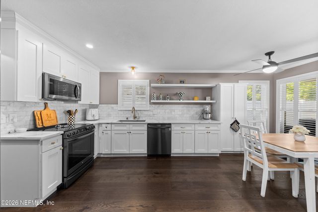 7030 ST AUGUSTINE Road, Jacksonville, FL 32217