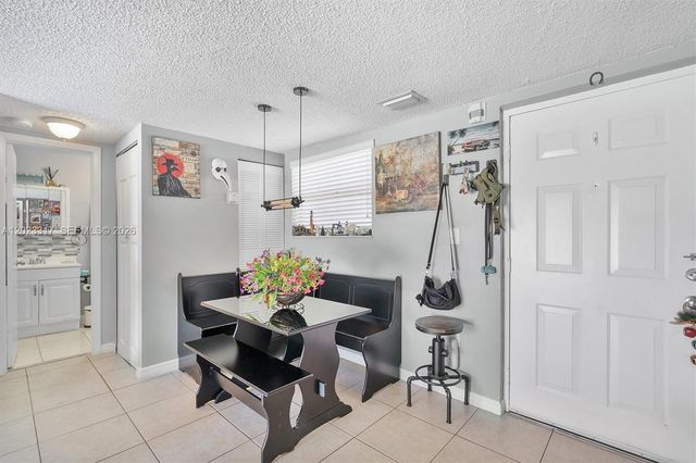 399 NW 72nd Ave 104, Miami, FL 33126