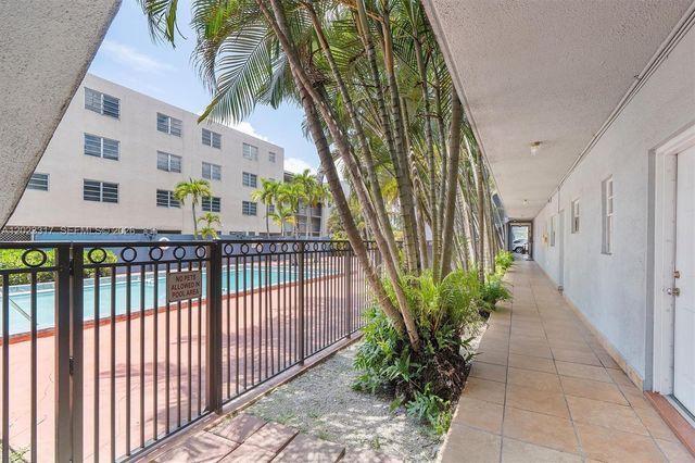 399 NW 72nd Ave 104, Miami, FL 33126