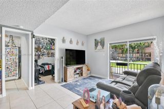 399 NW 72nd Ave 104, Miami, FL 33126