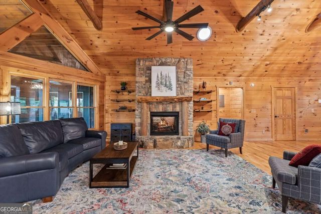 199 Fox Run Drive, Blue Ridge, GA 30513