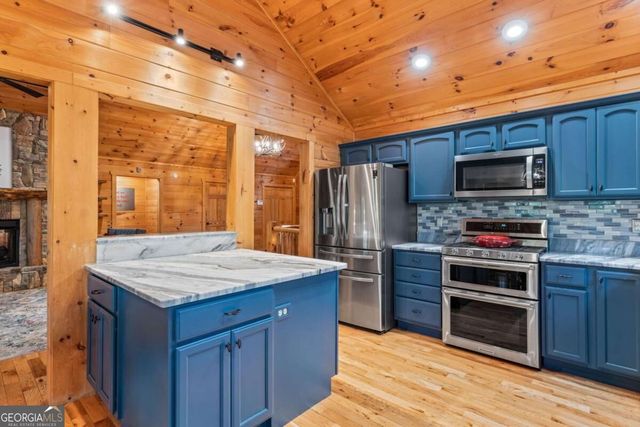 199 Fox Run Drive, Blue Ridge, GA 30513