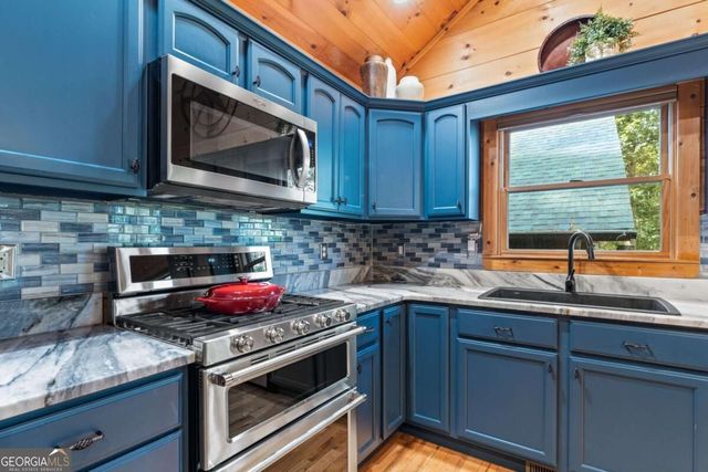 199 Fox Run Drive, Blue Ridge, GA 30513