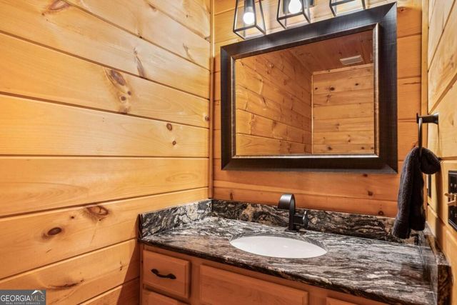 199 Fox Run Drive, Blue Ridge, GA 30513