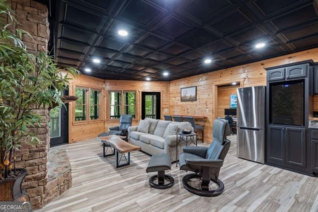 199 Fox Run Drive, Blue Ridge, GA 30513