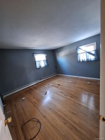 5 Julia Circle, East Setauket, NY 11733