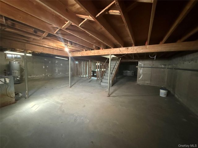 5 Julia Circle, East Setauket, NY 11733